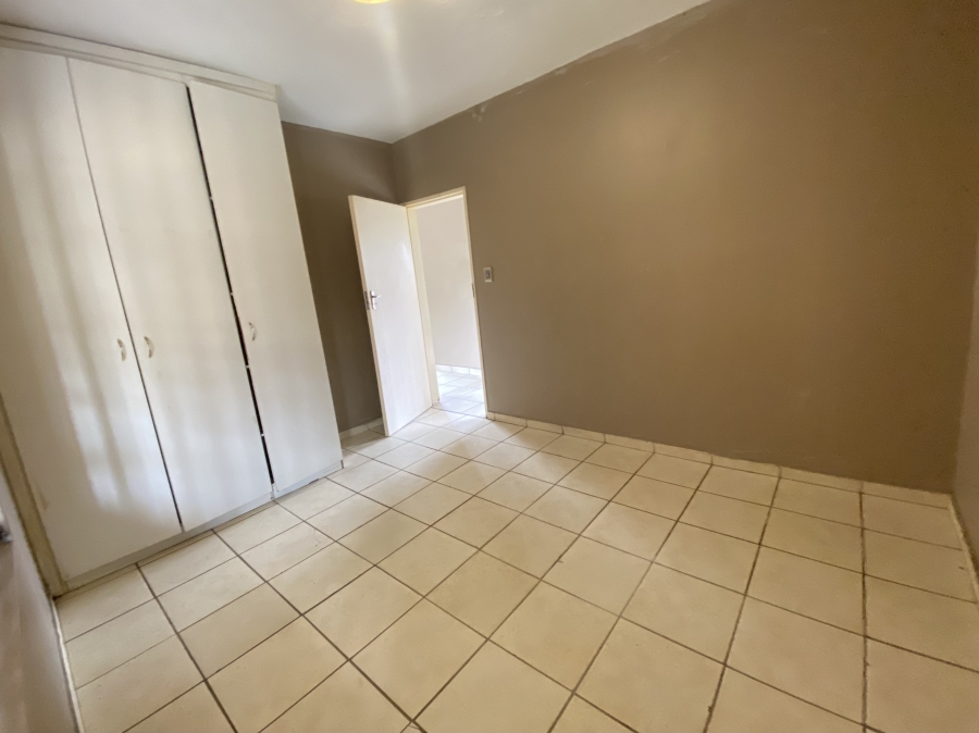 2 Bedroom Property for Sale in Lower Bo-dorp North West